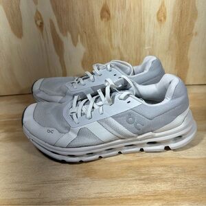 On Running Cloud Sneakers Women’s Size 10.5
